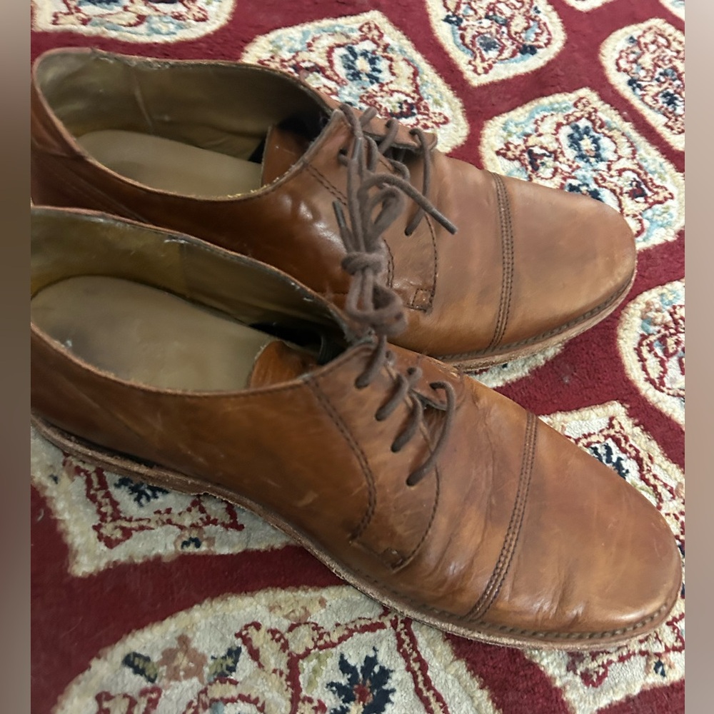 Handcrafted dress shoes for man. Made in mexico